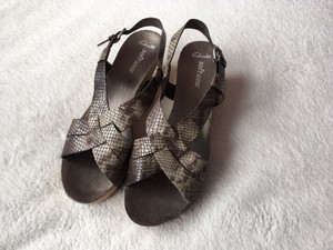 clarks softwear sandals