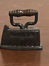 Dollhouse Miniature Vintage Iron C 1:12 one inch scale B528 Dollys Gallery