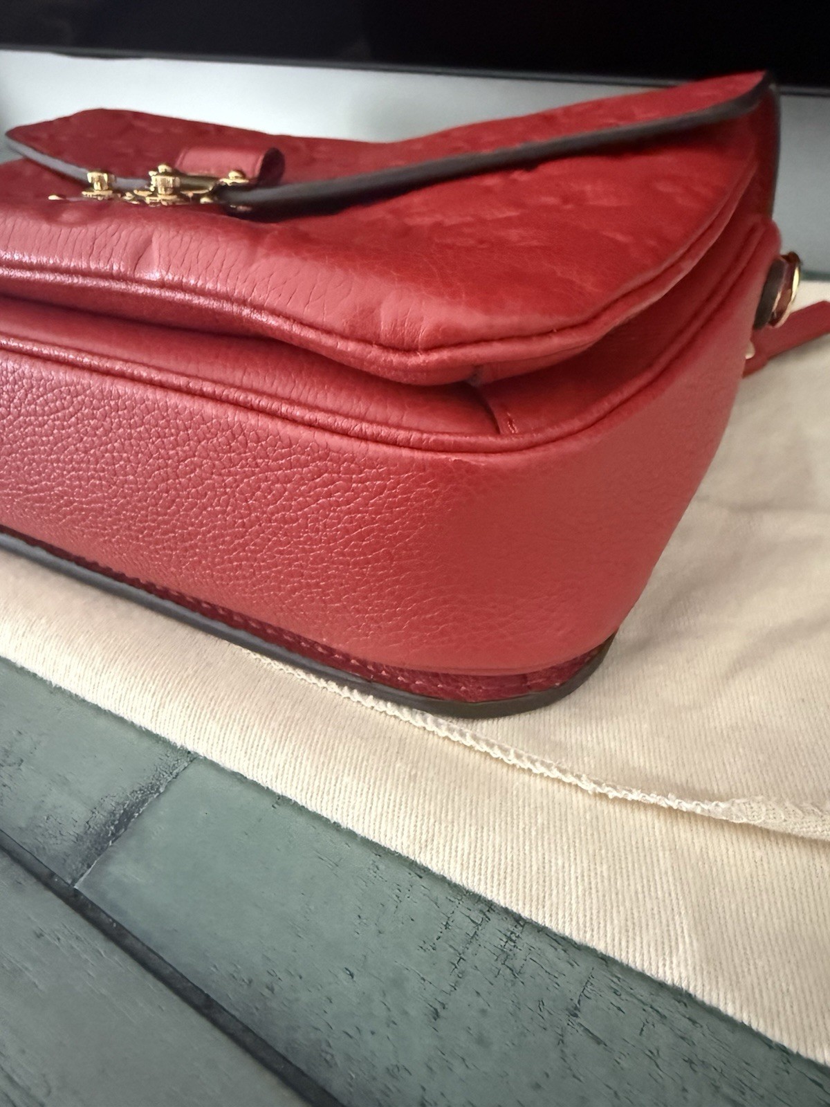 $3000 LOUIS VUITTON Pochette Metis Bag Empreinte Leather Red image 6