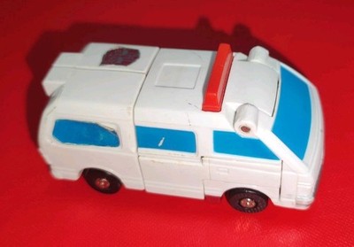Vintage Hasbro Transformer Generation 1 G1 1986 Autobot First Aid Takara