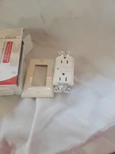 NEW COOPER XGF15LA GFCI RECEPTACLE DUPLEX OUTLET 15A 2 POLE 3W 125V LIGHT ALMOND