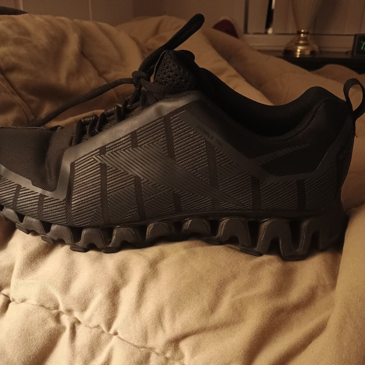 【REEBOK】 ★ Flow Woven Piste ★ Over Fit Reebok ZigTech Zig Flow Triple Black Suede Mens Size 10.5