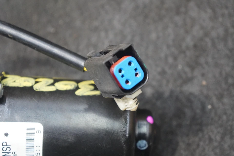 前挡风玻璃雨刮电机 Ag43-67350-aa Oem 阿斯顿·马丁 V12 Vantage 2017 — 第 3/4 张图片