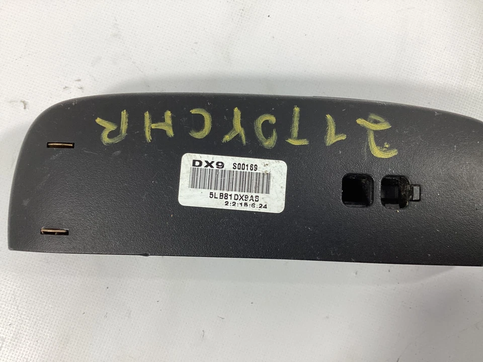 2018-2022 Toyota Camry C-HR Overhead Roof Rear Courtesy Light Lamp OEM . - Image 3 of 4