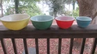 PYREX primary set of 4 mixing bowls great condition. NO damage