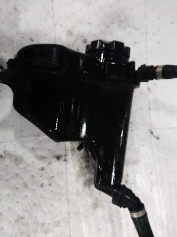 2011 BMW 328I Engine Coolant Reservoir Black OEM 17137567462 Used 108K Miles Foto 3 de 4