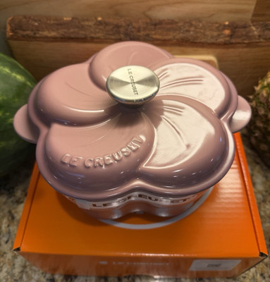 NEW Le Creuset Cast Iron Traditional Floral Cocotte Petal Oven 2.25qt MAUVE PINK