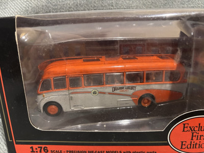 EFE 1/76 SCALE 18705 - BEDFORD SB DUPLE VEGA - B.O.A.C., The Box Has