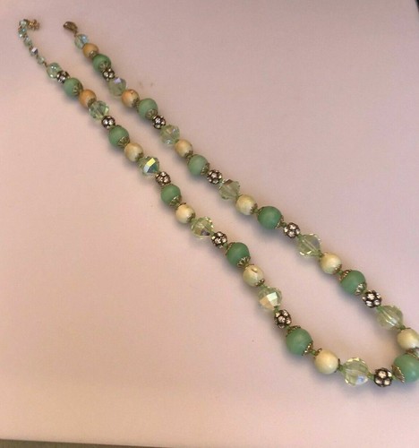 Vintage VENDOME Green Crystals Mixed With Art Glass Beads single Strand Necklace - Foto 5 di 11