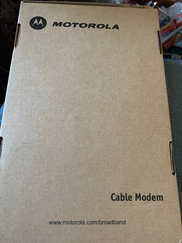 Motorola SURFboard SB5101 DOCSIS 2.0 Cable Modem with Accessories - Image 2 of 2