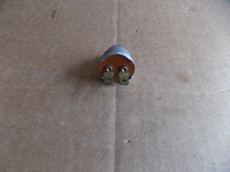 1973 CHRYSLER NEWPORT BOTÃO DE LIBERAÇÃO DE PORTA-MALAS ELÉTRICO - Imagem 4 de 4