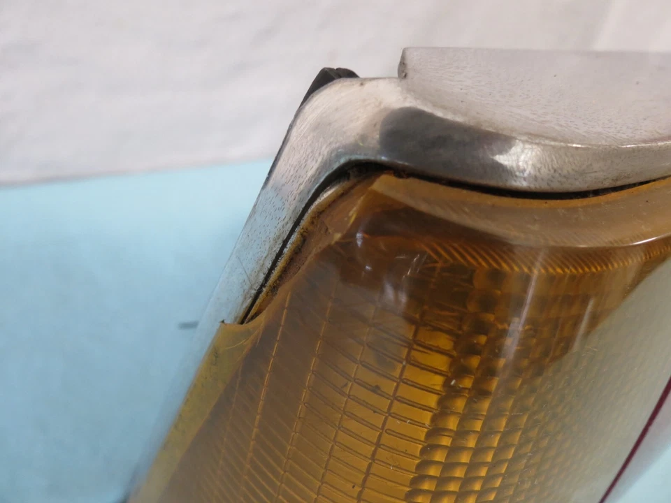 ✅ 80-87 PEUGEOT 505 ESQUINA EXTERIOR QTR MTD luz trasera lámpara lado conductor izquierdo OEM Foto 3 de 4