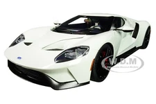 2017 FORD GT FROZEN WHITE 1/18 MODEL CAR BY AUTOART 72941