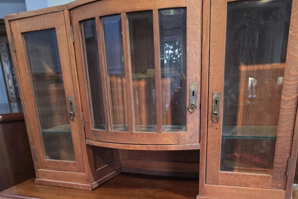 China Cabinet Too Beveled Glass - Image 4 of 4