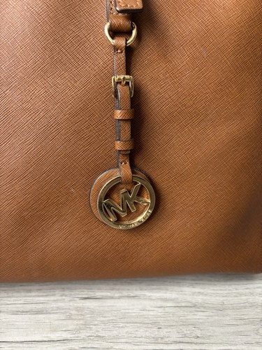 Michael Kors Jet Set Travel Medium Tote in Tan Saffiano Leather - Picture 2 of 11