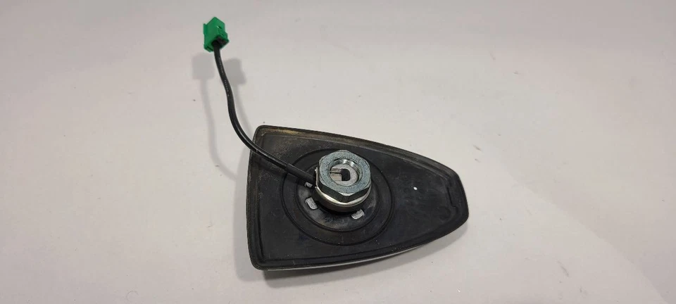 ANTENA MONTADA EN TECHO NISSAN ALTIMA 2014-2021 Foto 4 de 4