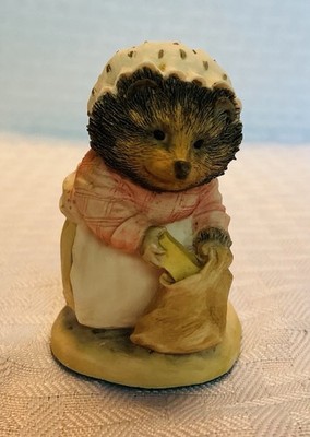 Beatrix Potter Mrs Tiggy Winkle Figurine 2.5  Border Fine Arts 1991 Scotland