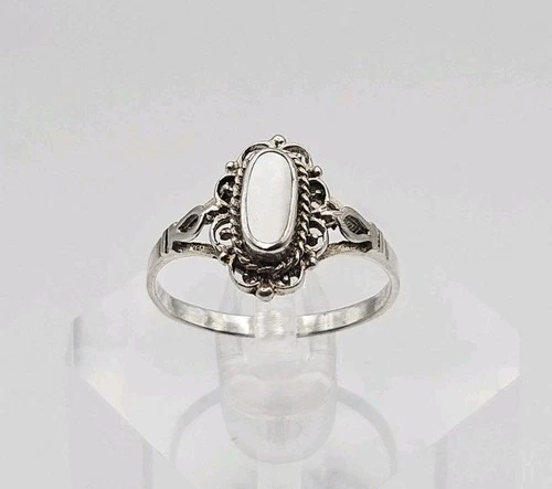 Sterling Silver Vintage Mother Of Pearl Ring Unidentified Mark Size 8