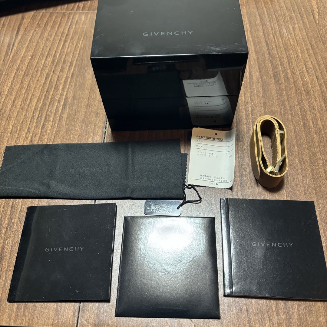 Givenchy Gy100181S02 Analog Quartz Men Seventeen Watch Gold