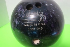 Columbia 15 Lb Bowling Ball 300 White Dot Purple Green Silver W Rolling Bag Ebay Columbia 15 Lb Bowling Ball 300 White Dot Purple Green Silver W Rolling Bag Ebay