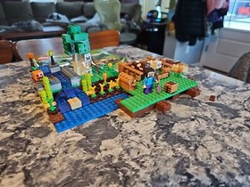 LEGO Minecraft 21114 THE FARM - w/ Instruction Book