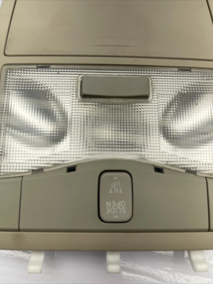 2005 - 2008 TOYOTA AVALON OVERHEAD CONSOLE DOME LIGHT MOON ROOF SWITCH Tan OEM - Image 2 of 4