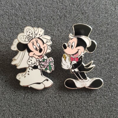 Disney Fairytale Wedding Minnie Bride Veil Bouquet Mickey Groom
