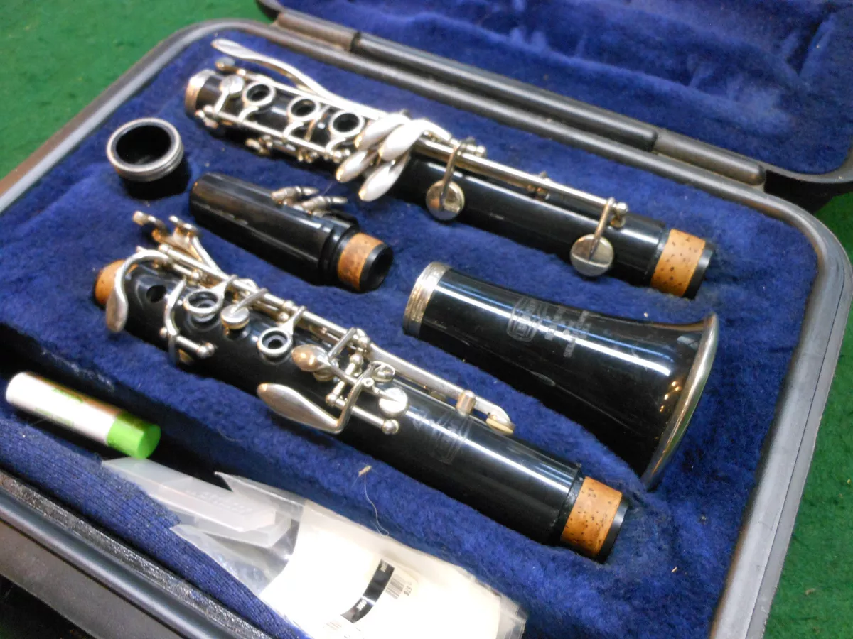 Bundy Resonite by The Selmer Company USA Clarinet & Original Case 577 Bb