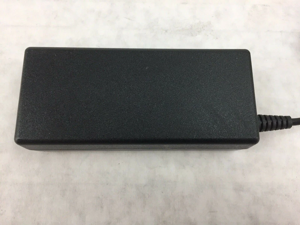 Adaptador de CA 19V 3.42A (Lote de 2) Asian Power Devices NB-65B19 (Lote de 2) Foto 2 de 4