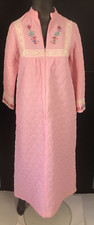 VTG Quilted House Coat Robe Women's Sz 12 Zip Up Pink Floral Embroidery Caftan