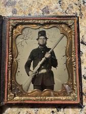 Ambrotype ? Soldier with gun Civil war