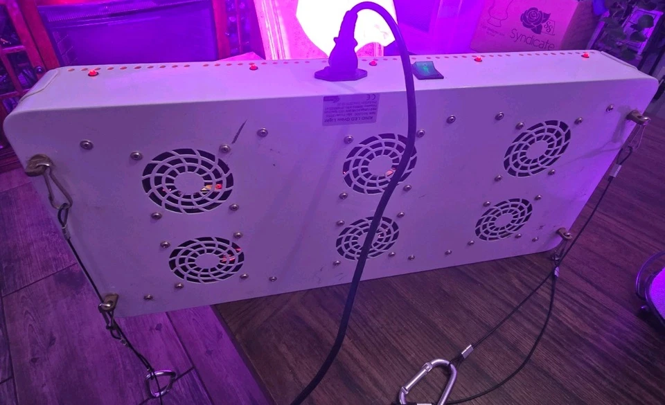 Kind LED K3 Series L600 LED Grow lights in box.  Light measure 24x12x3 - Image 3 of 4