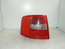 Audi A6 Avant 2.5 TDI 4B Heckleuchte Komplett R 4B9945095 F