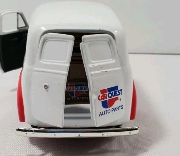 SpecCast Car Quest Diecast Limited Edition 1952 Chevy Panel Delivery 1/25 Scale - Image 2 of 4