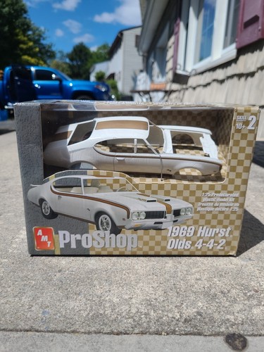 AMT ProShop 1969 Oldsmobile 442 Hurst 1/25 Model Kit #31517 - NEW ...