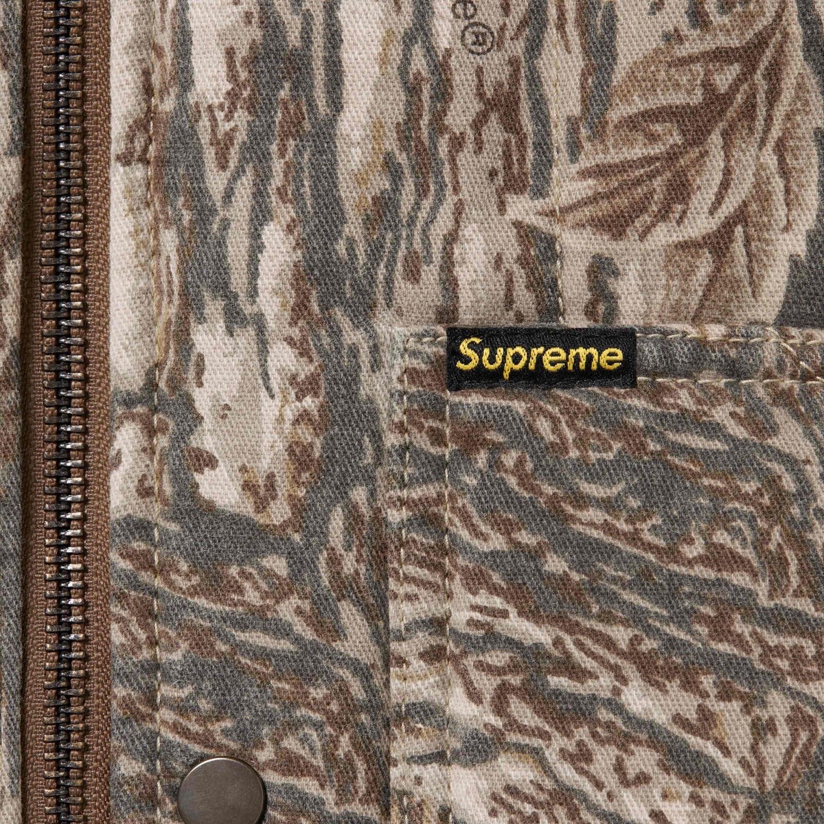 Supreme REALTREE® REVERSIBLE QUILTED WORK JACKET in Snow Supreme REALTREE® REVERSIBLE QUILTED WORK JACKET in Snow