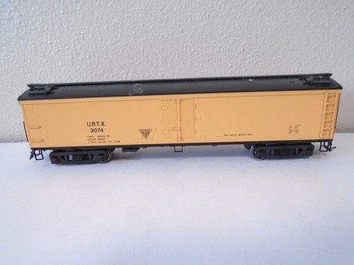 Broadway Limited Ho, GACX 53' Wood Express Reefer, URTX 3074 | Zustand: Used