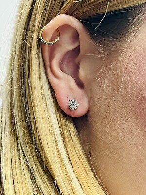 Ohrringe mit Diamantblume in 18 Kt Weißgold 