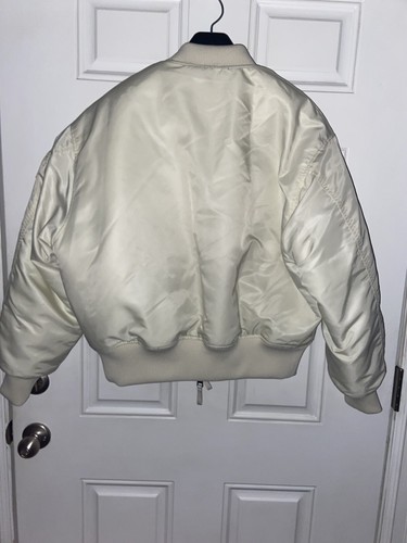 Fabletics SZ S Oversized Iconic Bomber Jacket Cream Froth Outdoor Everyday NWOT - Picture 2 of 16
