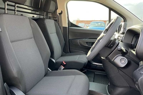 2025 Vauxhall Combo 1.5 Turbo D 2300 Prime Panel Van 5dr Diesel Auto SWB Euro 6 - Picture 23 of 24