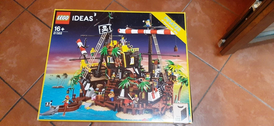 LEGO Ideas 21322 Pirates of Barracuda Bay, foto 1 di 5