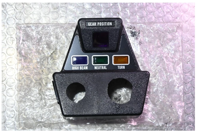 Estuche Indicador de Posición de Engranaje Original Suzuki GT750 Nuevo Sin Usar Foto 2 de 4