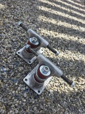 1970's Tracker Skateboard Trucks Midtrack