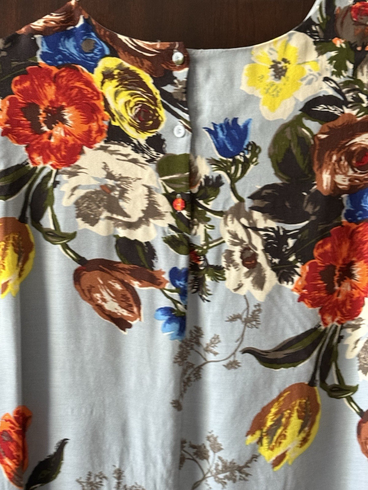 Boden Blue Floral Long Sleeve Blouse Size 8 Buttons on the Back Cottage Romantic