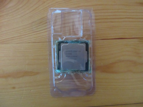 Intel Core i3-8300 3.70GHz Quad Core Desktop Processor CPU SR3XY - Picture 2 of 2