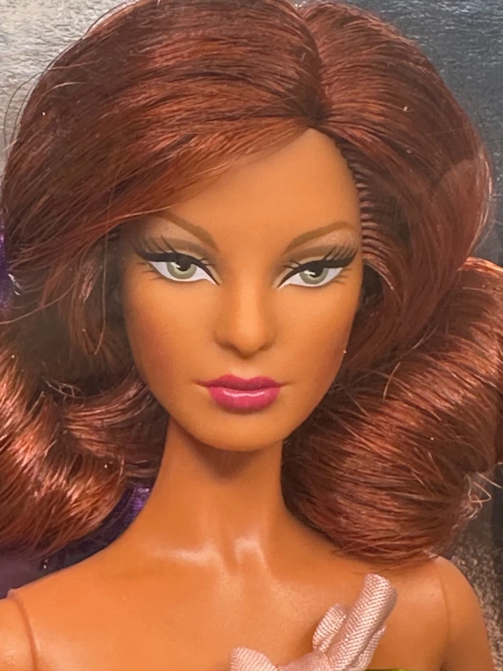 Barbie Collector 2009 “Anémona Barbie de Christian Louboutin” #R4487 *Sin usar, en caja original* Foto 2 de 4