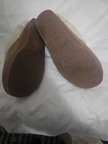 Plush and Comfy For Runing erands or Just relaxing Up to You - Picture 5 of 8