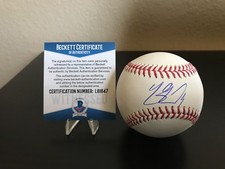 Los Angeles Dodgers Yasmani Grandal Signed MLB Baseball with Beckett COA