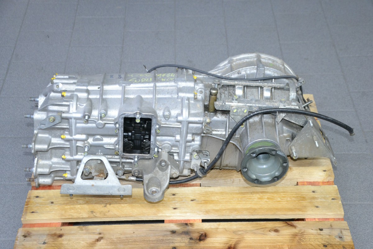 M Men's CRANE Performance Knit Half Zip with Thumb Holes | PCNA