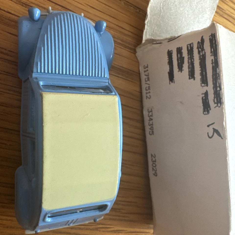 Corgi Cameos light blue Citroen 2CV Diecast Model Car (Ceux Chevaux) ,1/55 scale - Image 2 of 4